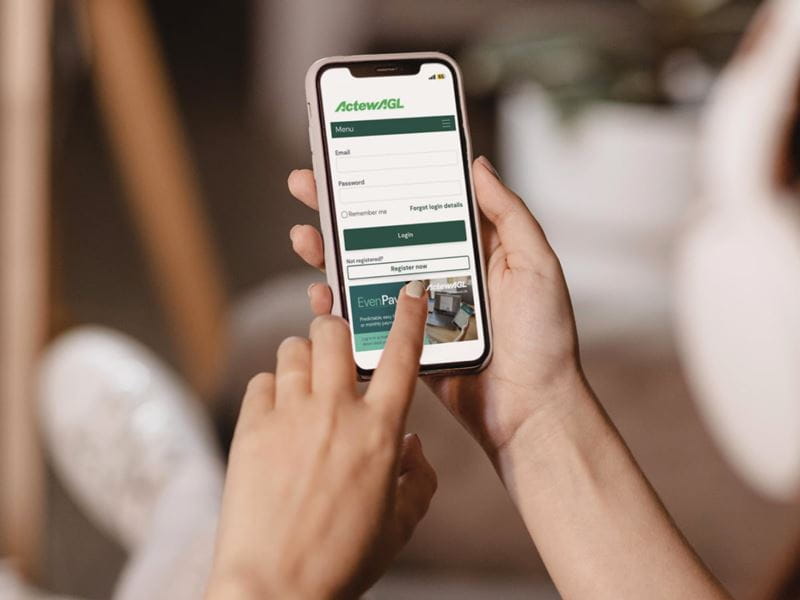 Browsing web page on smartphone